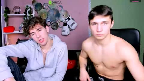 Snapshot of emmanuel_shine chatting on March 2, 7:37 am Emmi online show from March 2, 7:37 am