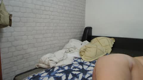 emmasquirt69 online show from December 2, 9:28 pm