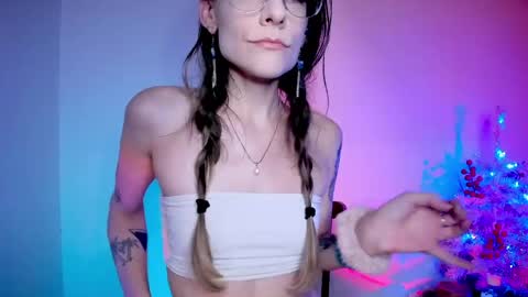 RH-NEGATIVE GREEN-EYED BAELIEN online show from May 1, 2:54 pm