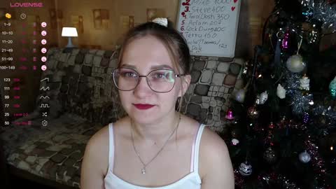 Mia online show from December 14, 1:38 pm