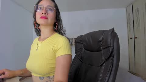 Emma Torres online show from December 23, 1:03 pm