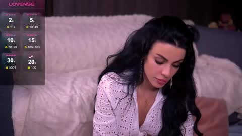 Snapshot of emmavayne chatting on December 13, 8:04 pm Emma online show from December 13, 8:04 pm