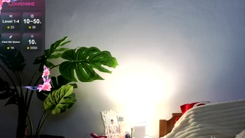 Snapshot of emmavayne chatting on May 11, 8:50 pm Emma online show from May 11, 8:50 pm