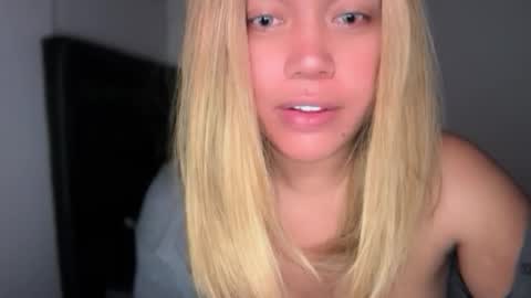 YourDreamGirl Emma  online show from March 8, 9:40 pm