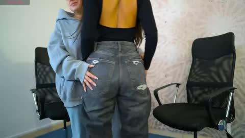 Snapshot of emmaxblanco chatting on May 5, 9:39 am emmaxblanco online show from May 5, 9:39 am