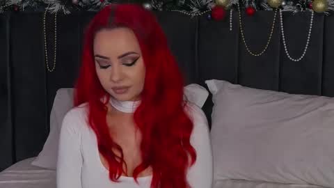 Snapshot of emmelyn_ chatting on December 16, 5:56 am Emm online show from December 16, 5:56 am