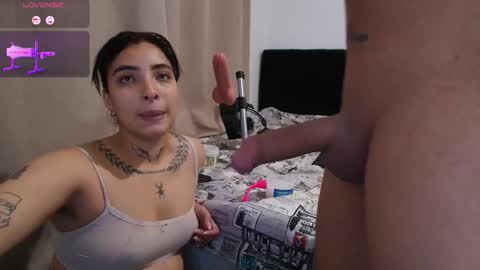 Snapshot of emmi_11 chatting on December 17, 10:54 am emmi_11 online show from December 17, 10:54 am