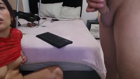 Snapshot of emmi_11 chatting on January 12, 2:17 am emmi_11 online show from January 12, 2:17 am