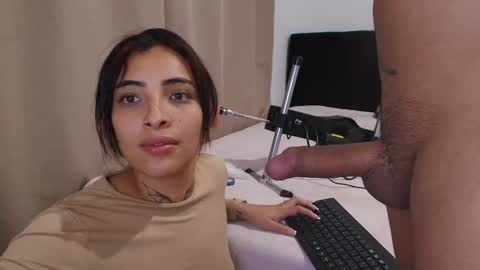 Snapshot of emmi_11 chatting on February 8, 1:53 am emmi_11 online show from February 8, 1:53 am