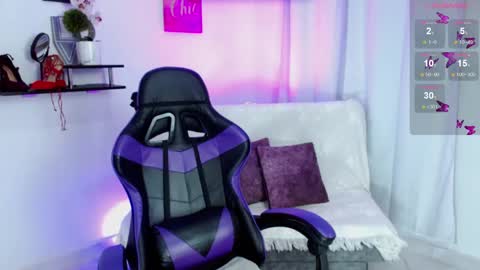 Emmi Cam online show from May 4, 1:07 pm