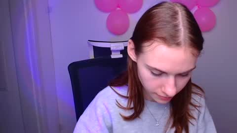 Snapshot of emmi_rossum chatting on February 17, 4:04 pm Emmi online show from February 17, 4:04 pm