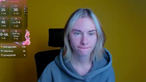 Snapshot of emmi_rossum chatting on October 8, 7:44 pm Emmi online show from October 8, 7:44 pm