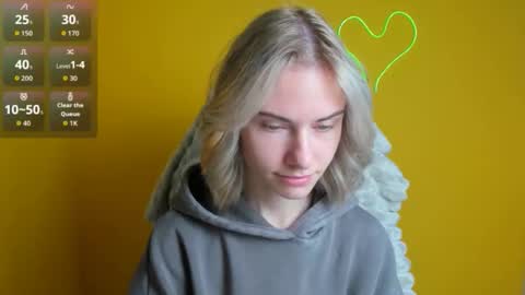 Snapshot of emmi_rossum chatting on October 27, 6:06 am Emmi online show from October 27, 6:06 am