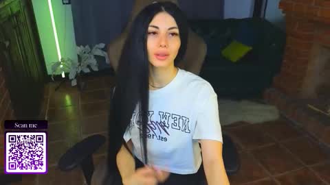 Mia online show from September 29, 8:57 pm