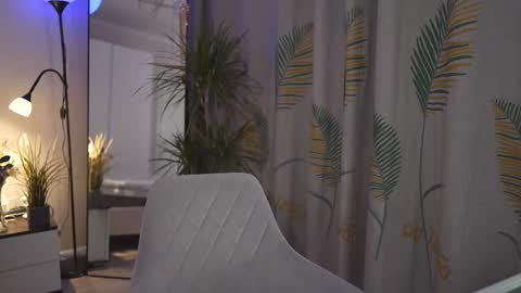 Emily online show from March 3, 5:50 pm