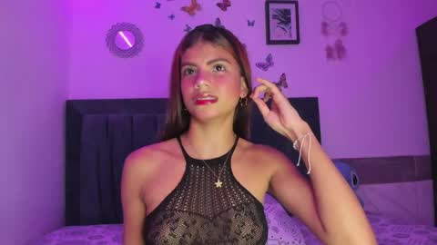 Emmie online show from April 22, 9:49 pm