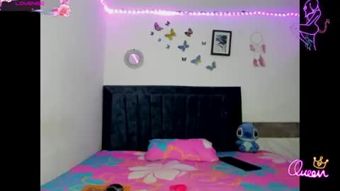 Snapshot of emmie_bunny chatting on July 4, 9:54 pm Emmie online show from July 4, 9:54 pm