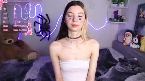 emmie_everly online show from August 6, 5:09 am