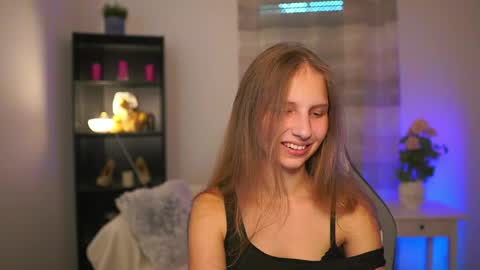 Emmie online show from May 21, 2:13 pm