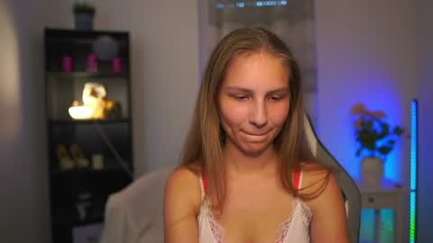 Emmie online show from June 15, 1:02 pm