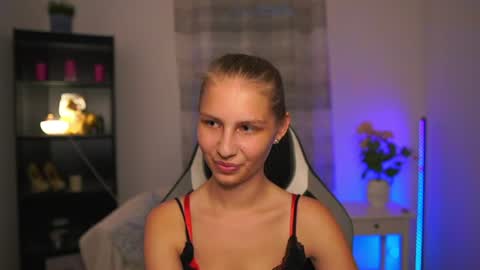 Emmie online show from June 18, 6:45 pm
