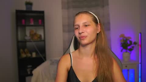 Snapshot of emmie_murray chatting on June 26, 6:56 pm Emmie online show from June 26, 6:56 pm