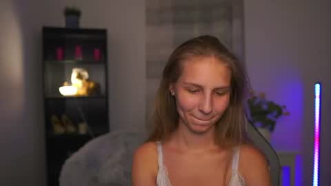 Snapshot of emmie_murray chatting on July 3, 7:09 pm Emmie online show from July 3, 7:09 pm