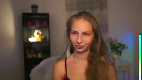 Snapshot of emmie_murray chatting on July 4, 6:58 pm Emmie online show from July 4, 6:58 pm