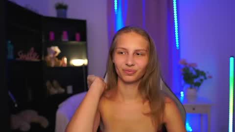 Snapshot of emmie_murray chatting on July 28, 3:21 pm Emmie online show from July 28, 3:21 pm