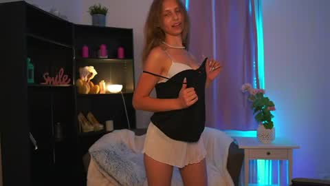 Snapshot of emmie_murray chatting on August 1, 7:24 pm Emmie online show from August 1, 7:24 pm