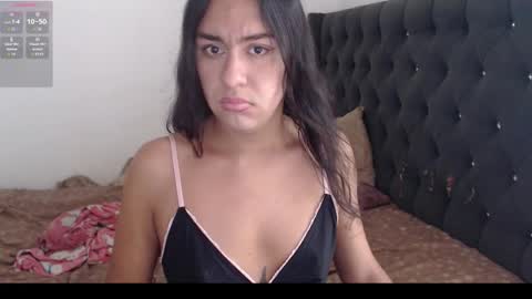 Snapshot of emmiily chatting on October 26, 4:02 pm Emely online show from October 26, 4:02 pm