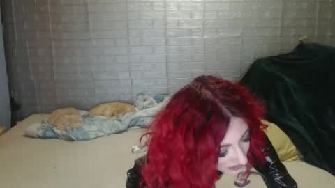 Emmily000 online show from November 4, 2:38 pm