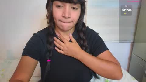 Snapshot of emmily2001 chatting on November 7, 6:57 am Emmily online show from November 7, 6:57 am