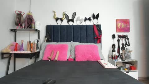          online show from October 6, 12:24 pm