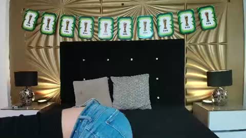 Snapshot of emmily_keller chatting on July 10, 1:25 pm Emmily keller online show from July 10, 1:25 pm