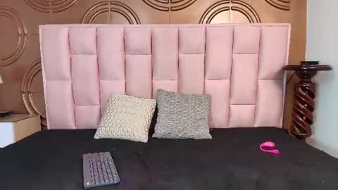 Snapshot of emmily_keller chatting on August 5, 1:25 pm Emmily keller online show from August 5, 1:25 pm