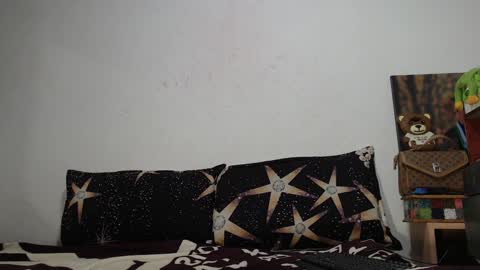 Snapshot of emmy___lee chatting on December 19, 3:40 am emmy___lee online show from December 19, 3:40 am