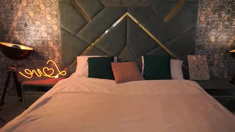 Snapshot of emmycharm chatting on October 27, 6:50 am E M M Y online show from October 27, 6:50 am