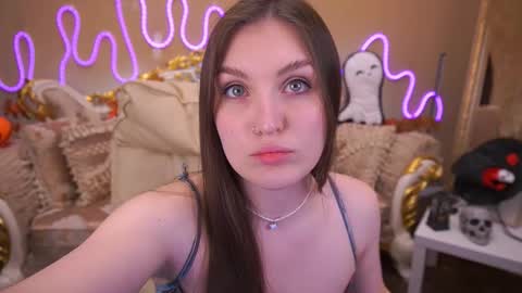 Snapshot of emmycharm chatting on November 3, 6:58 am E M M Y online show from November 3, 6:58 am