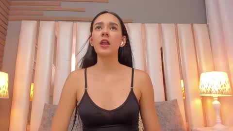 Snapshot of emmycruzz chatting on May 26, 7:10 pm emmy online show from May 26, 7:10 pm