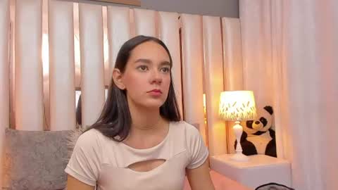 Snapshot of emmycruzz chatting on July 2, 7:20 pm emmy online show from July 2, 7:20 pm