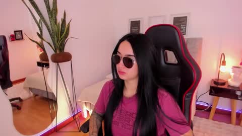 Snapshot of emmyevans1 chatting on February 22, 11:35 pm Emmy Evans online show from February 22, 11:35 pm