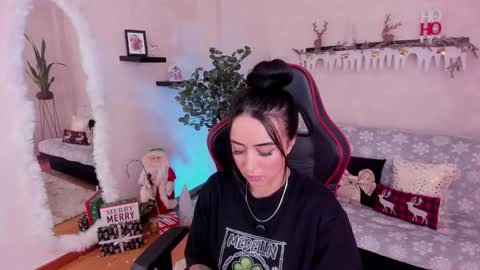 Snapshot of emmyevans1 chatting on November 23, 7:46 pm Emmy Evans online show from November 23, 7:46 pm