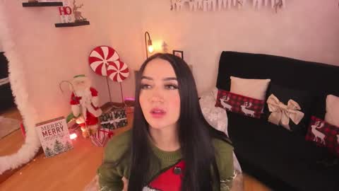 Snapshot of emmyevans1 chatting on December 15, 7:18 pm Emmy Evans online show from December 15, 7:18 pm