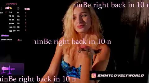 Snapshot of emmyfoxx_ chatting on October 16, 11:17 pm Emmy online show from October 16, 11:17 pm