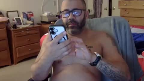 Snapshot of emoney04 chatting on October 26, 8:53 am emoney04 online show from October 26, 8:53 am