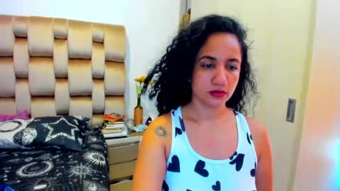 Snapshot of emperatriztapia chatting on June 23, 2:37 pm emperatriztapia online show from June 23, 2:37 pm