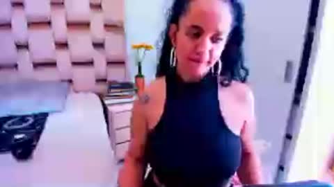 Snapshot of emperatriztapia chatting on July 5, 7:10 pm emperatriztapia online show from July 5, 7:10 pm