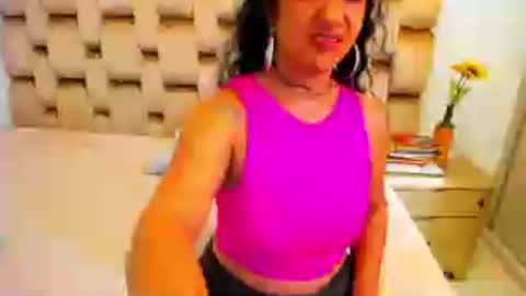 Snapshot of emperatriztapia chatting on July 7, 10:25 pm emperatriztapia online show from July 7, 10:25 pm