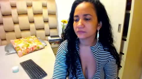 Snapshot of emperatriztapia chatting on July 14, 12:13 am emperatriztapia online show from July 14, 12:13 am